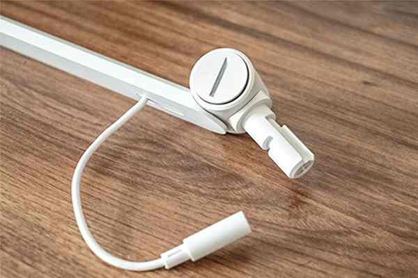 折疊臺(tái)燈折疊處/翻動(dòng)處松動(dòng)怎么辦？